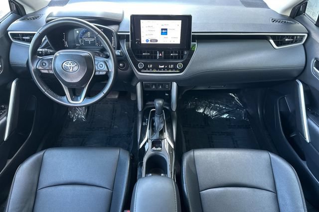 Certified 2025 Toyota Corolla Cross XLE FWD image 17