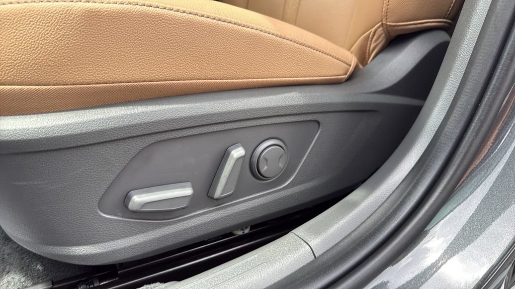 Certified 2025 Hyundai Sonata Limited FWD image 16