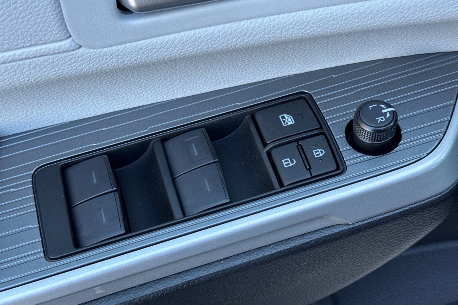 New 2026 Toyota Sienna XLE FWD image 14