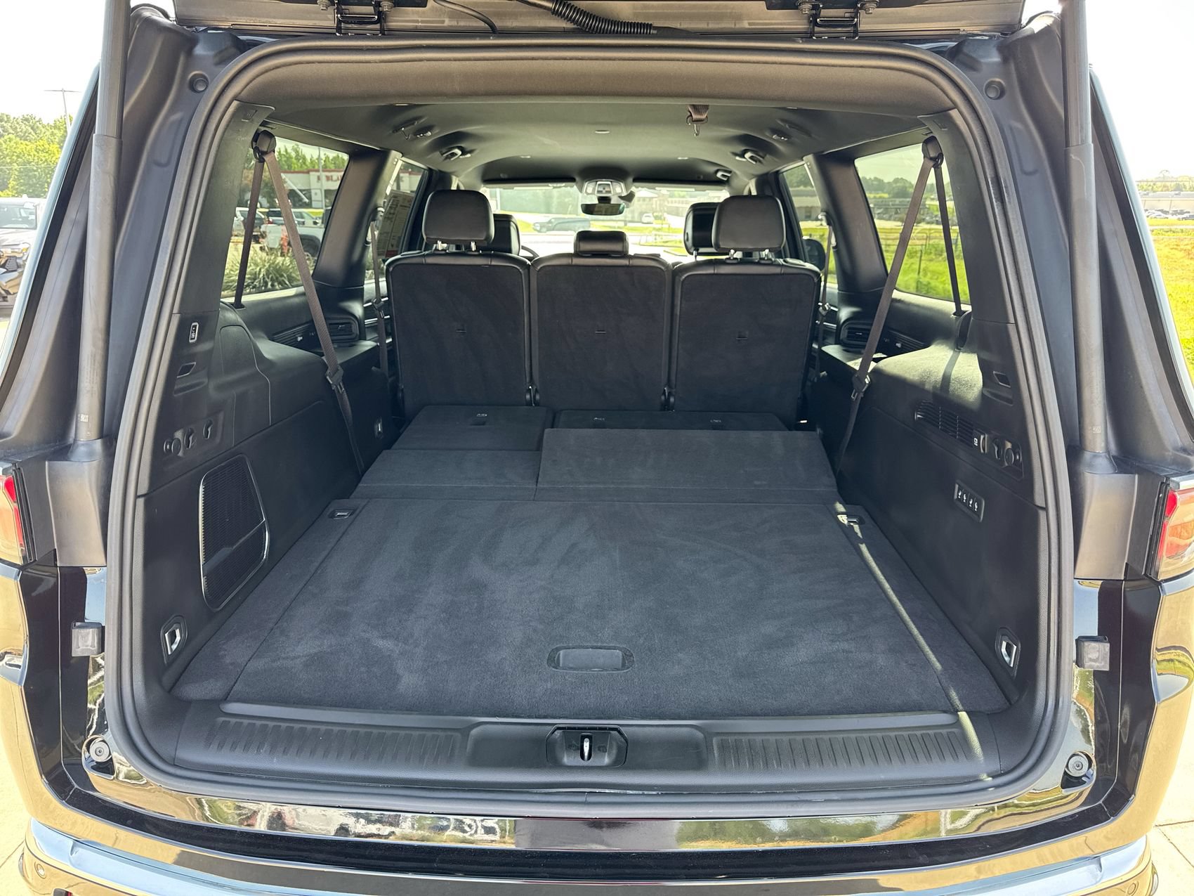 Used 2024 Jeep Wagoneer L Series II w/ Flexible Seating Group AWD/4WD image 25