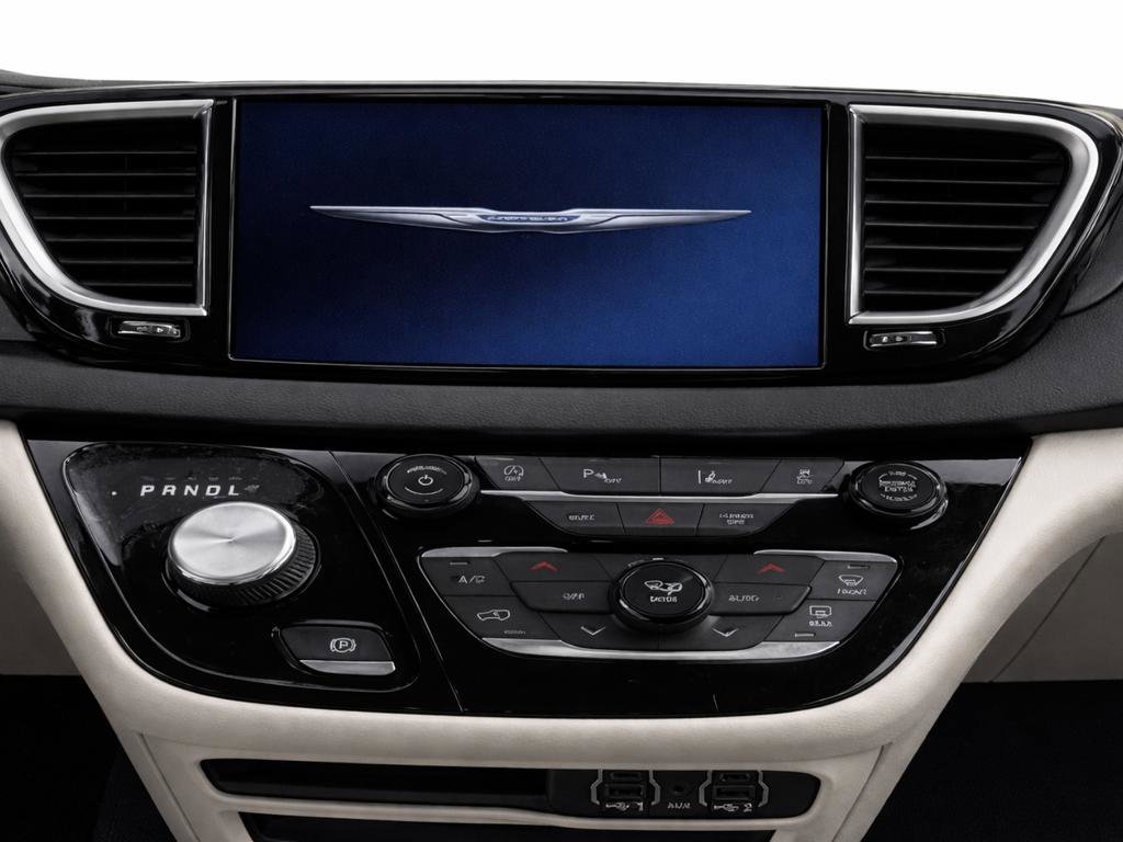Used 2023 Chrysler Pacifica Touring-L FWD image 16