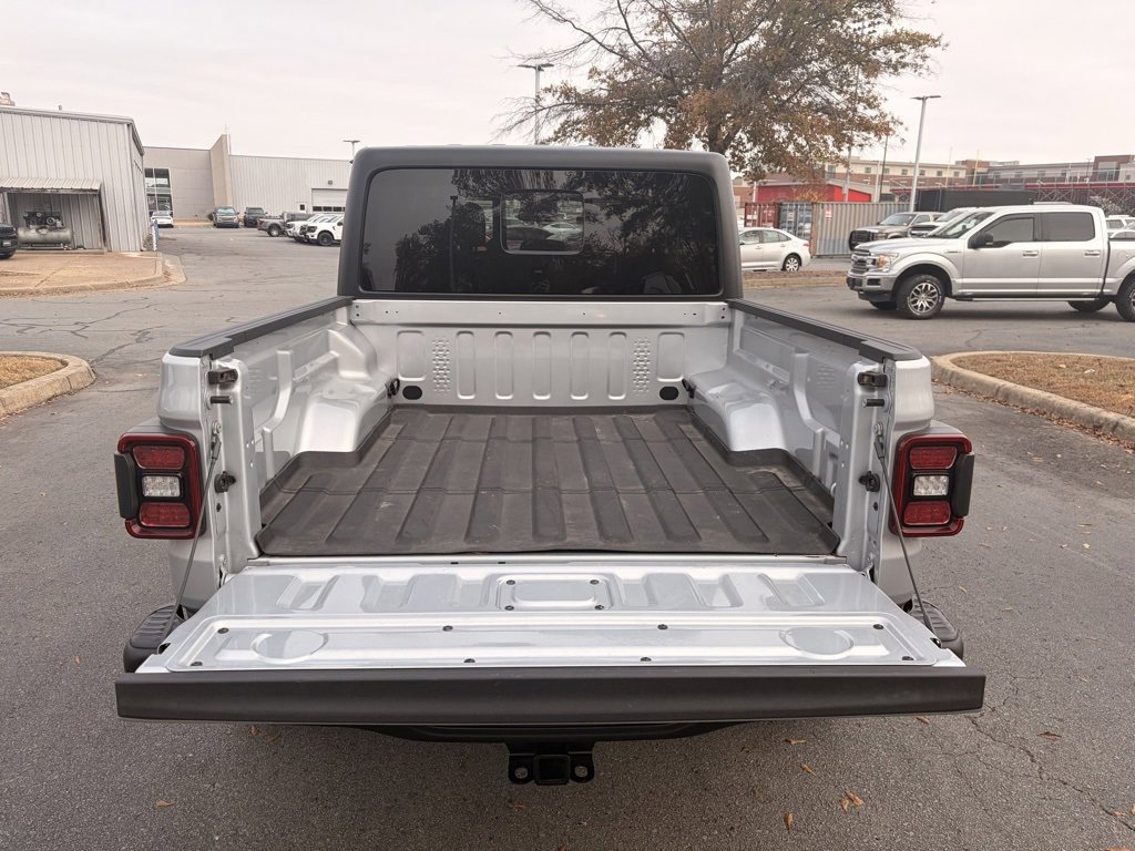 Used 2024 Jeep Gladiator Mojave w/ Steel Bumper Group image 9