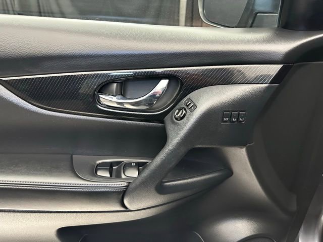 Used 2020 Nissan Rogue SL AWD/4WD image 21