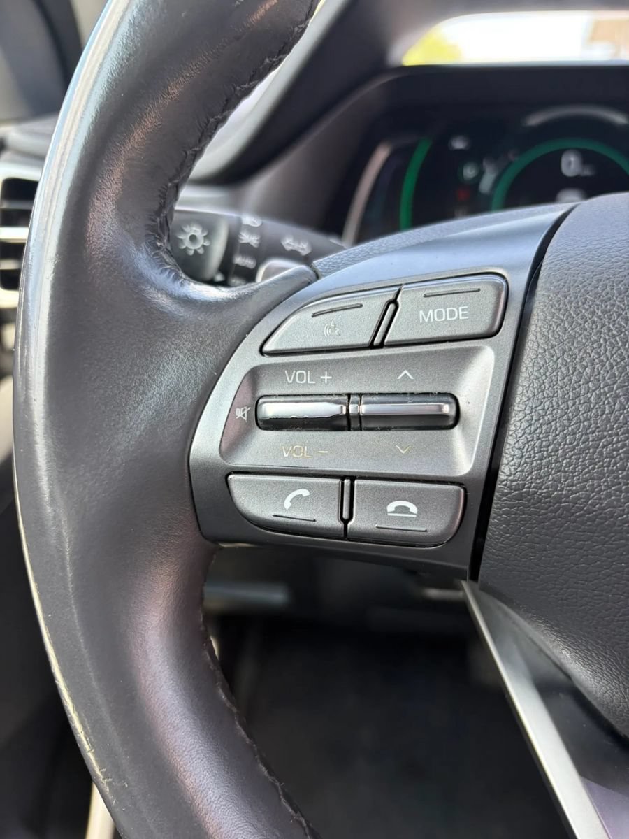 Used 2022 Hyundai Ioniq Limited FWD image 21