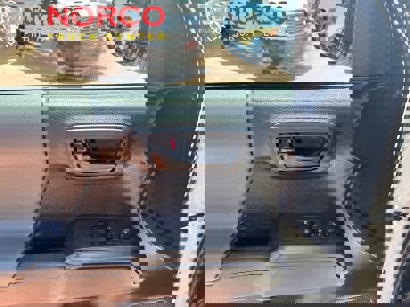 Used 2020 Toyota Tacoma SR image 16