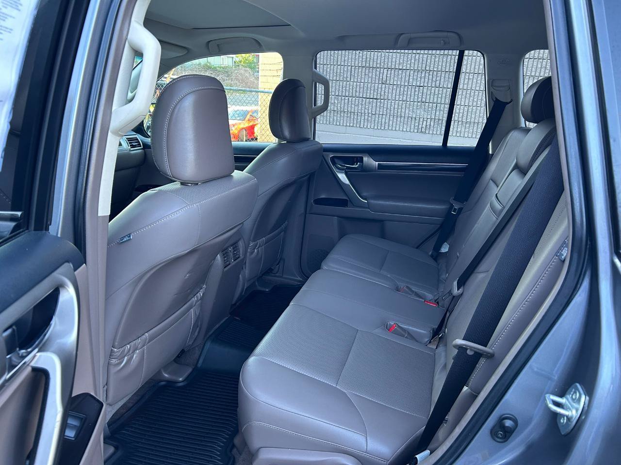 Used 2018 Lexus GX 460 w/ Navigation Package AWD/4WD image 14