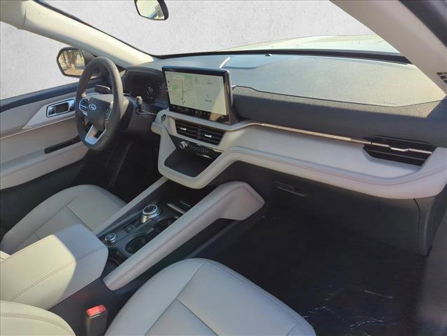 New 2025 Ford Explorer Active w/ Active Comfort Package image 4