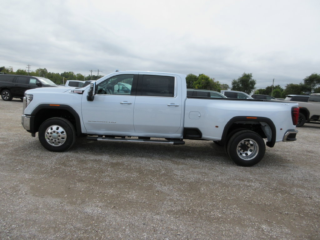 New 2026 GMC Sierra 3500 SLT w/ SLT Premium Package AWD/4WD image 9