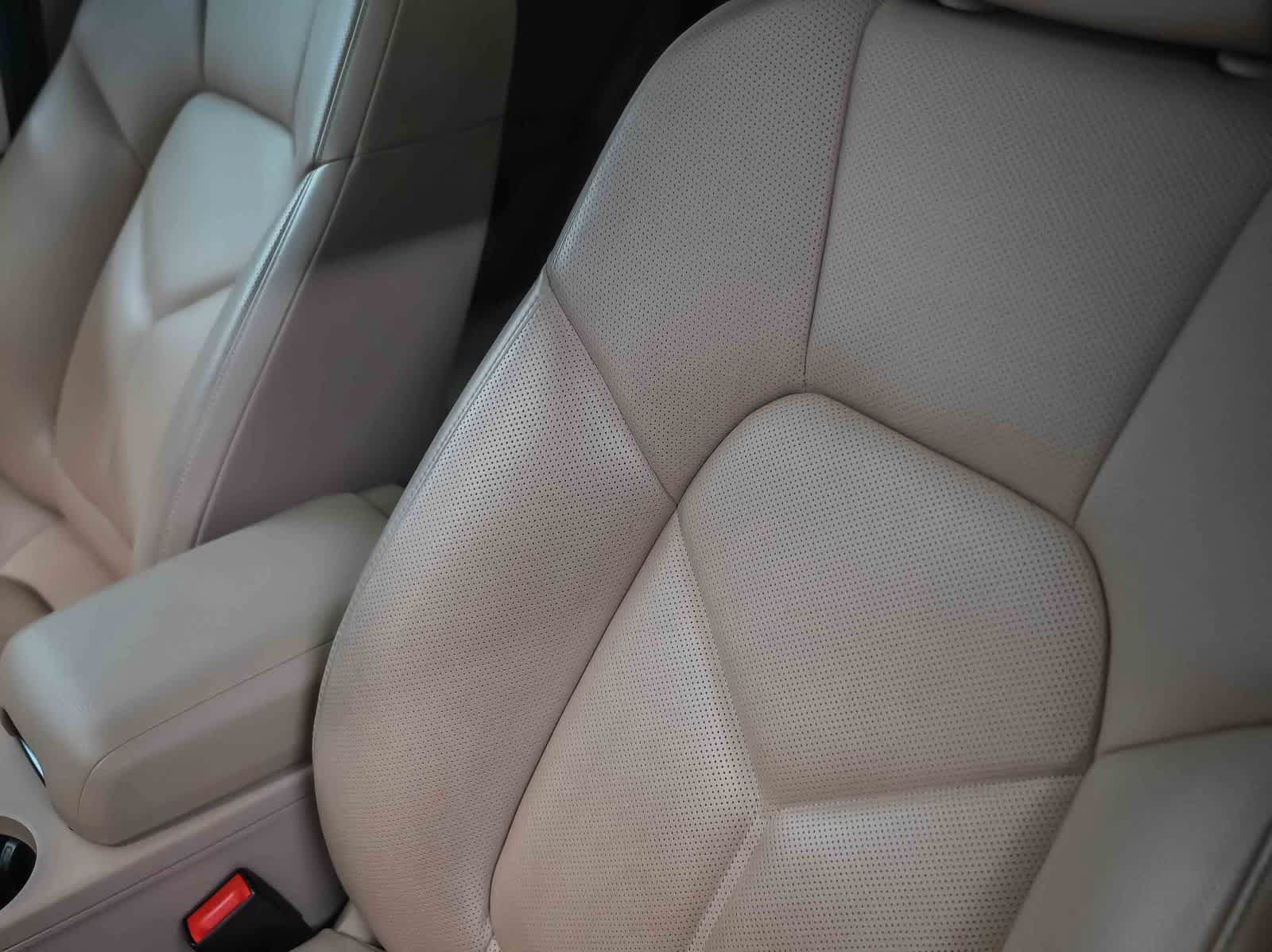 Certified 2023 Porsche Macan AWD/4WD image 25