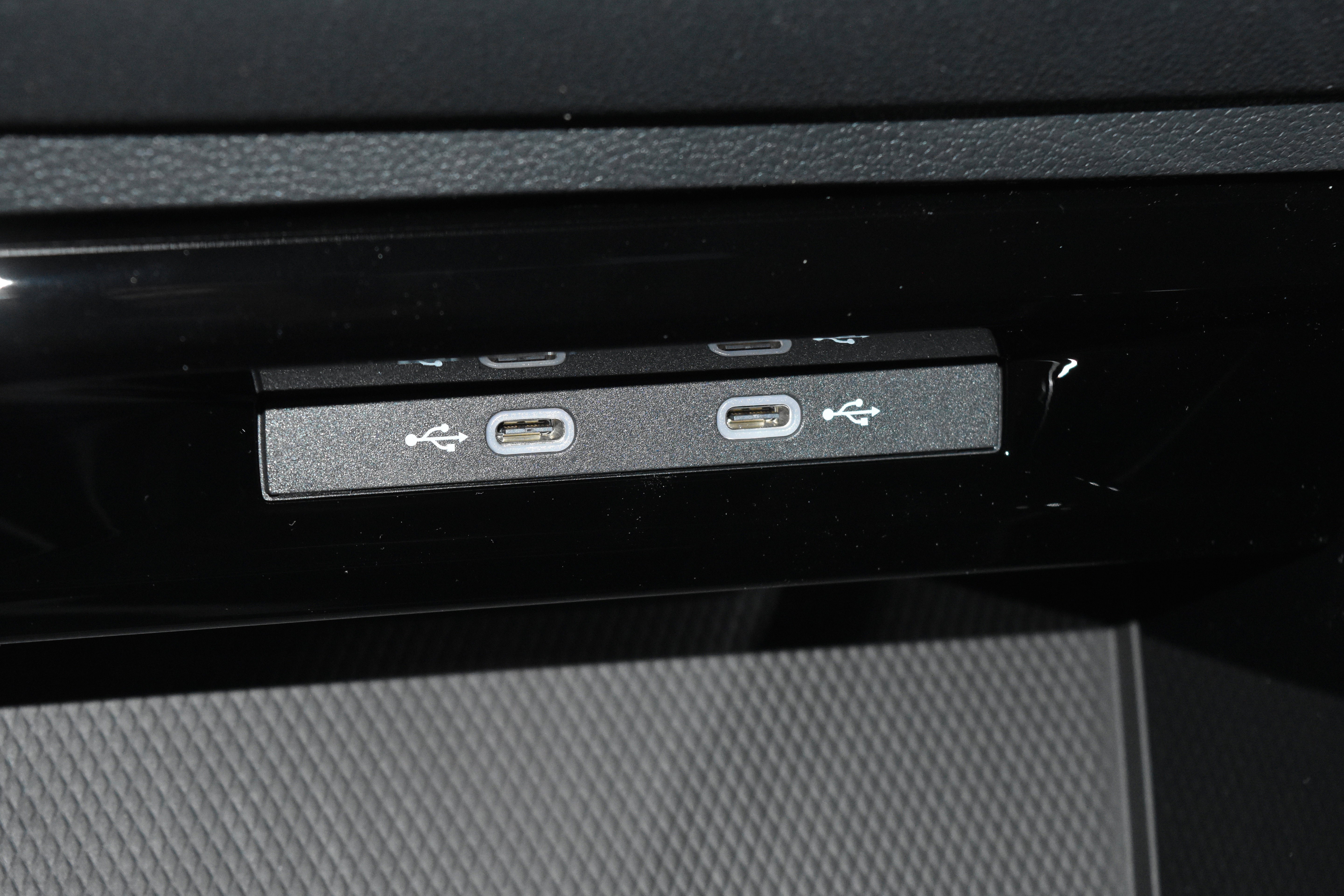 New 2026 Volkswagen GTI SE FWD image 10