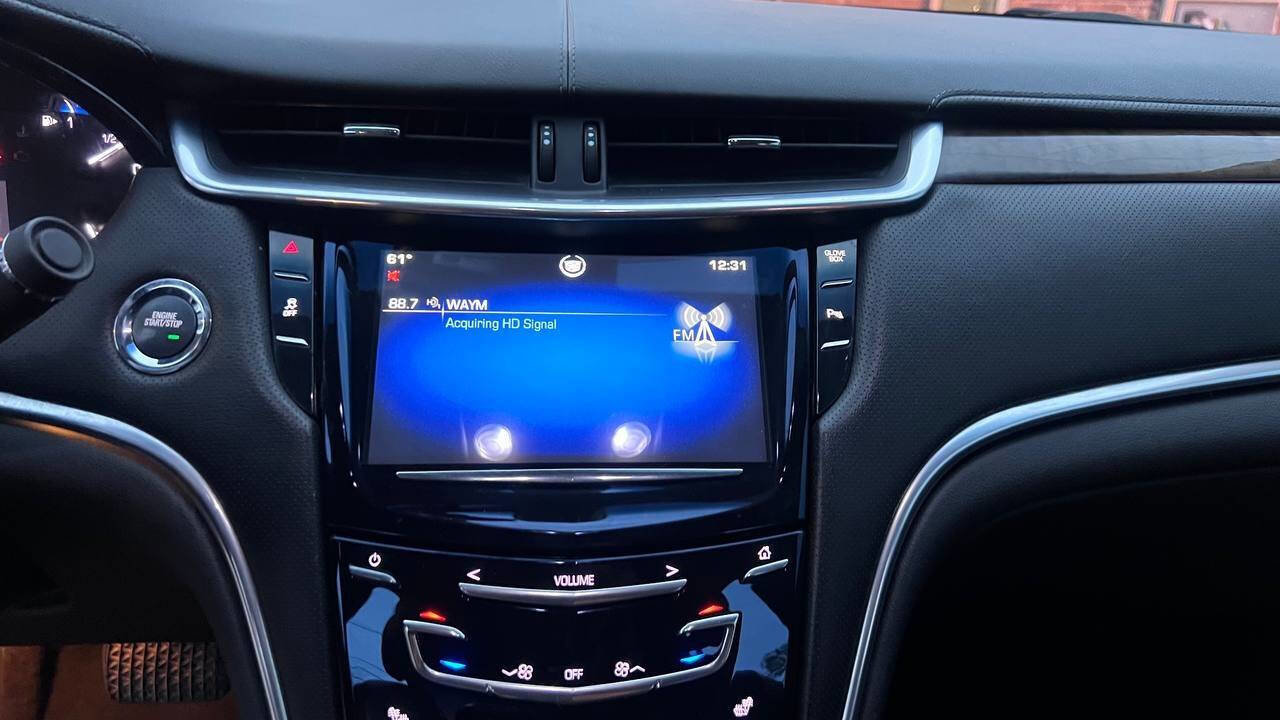 Used 2013 Cadillac XTS Luxury image 23