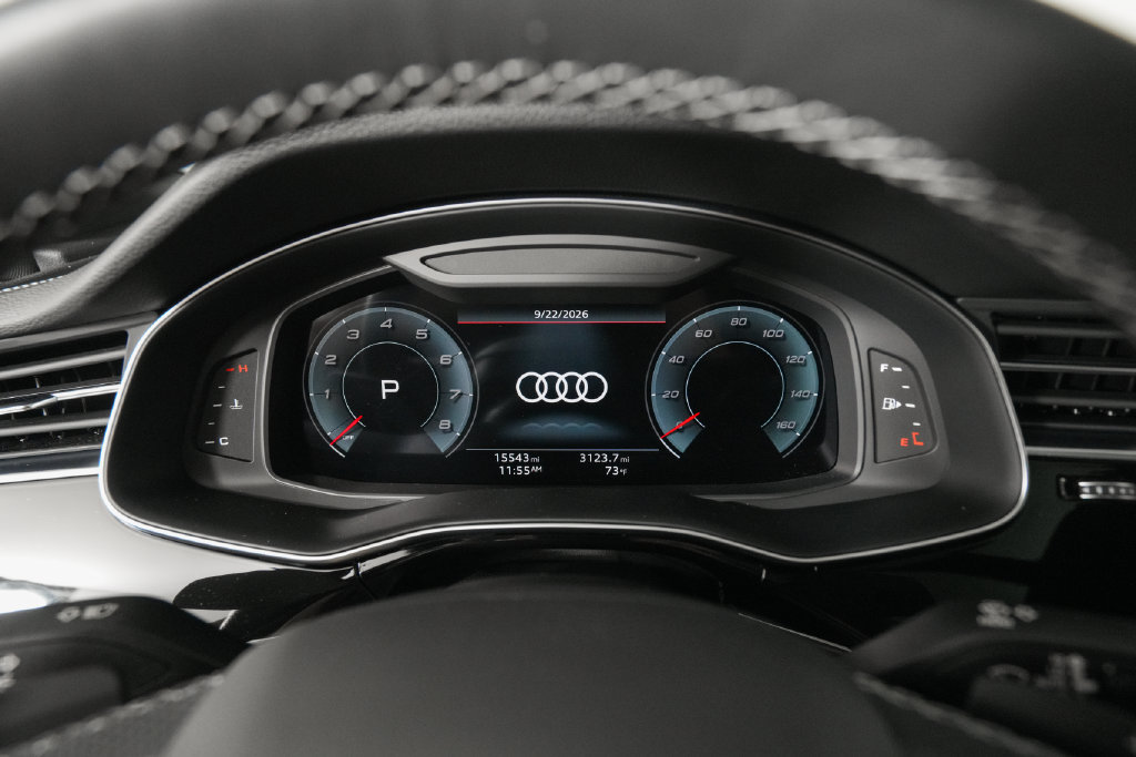 Used 2024 Audi SQ8 Prestige AWD/4WD image 11