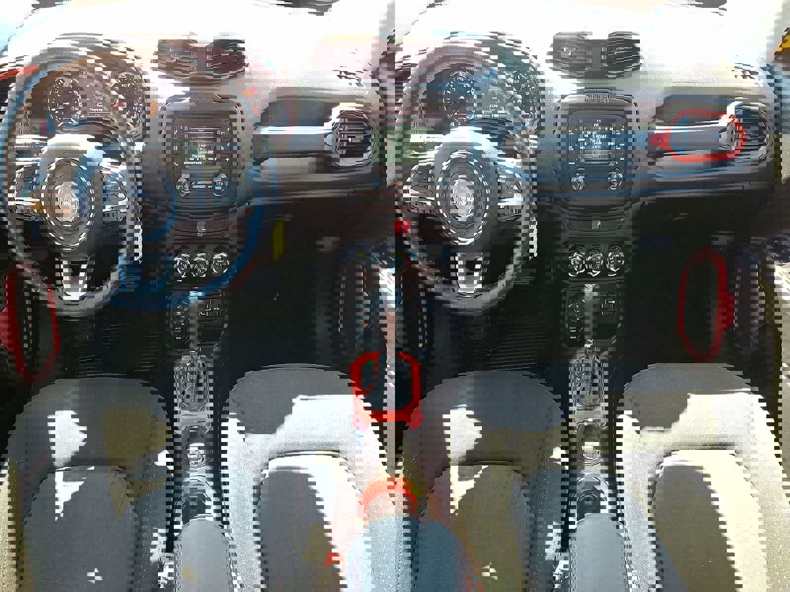 Used 2015 Jeep Renegade Trailhawk image 24