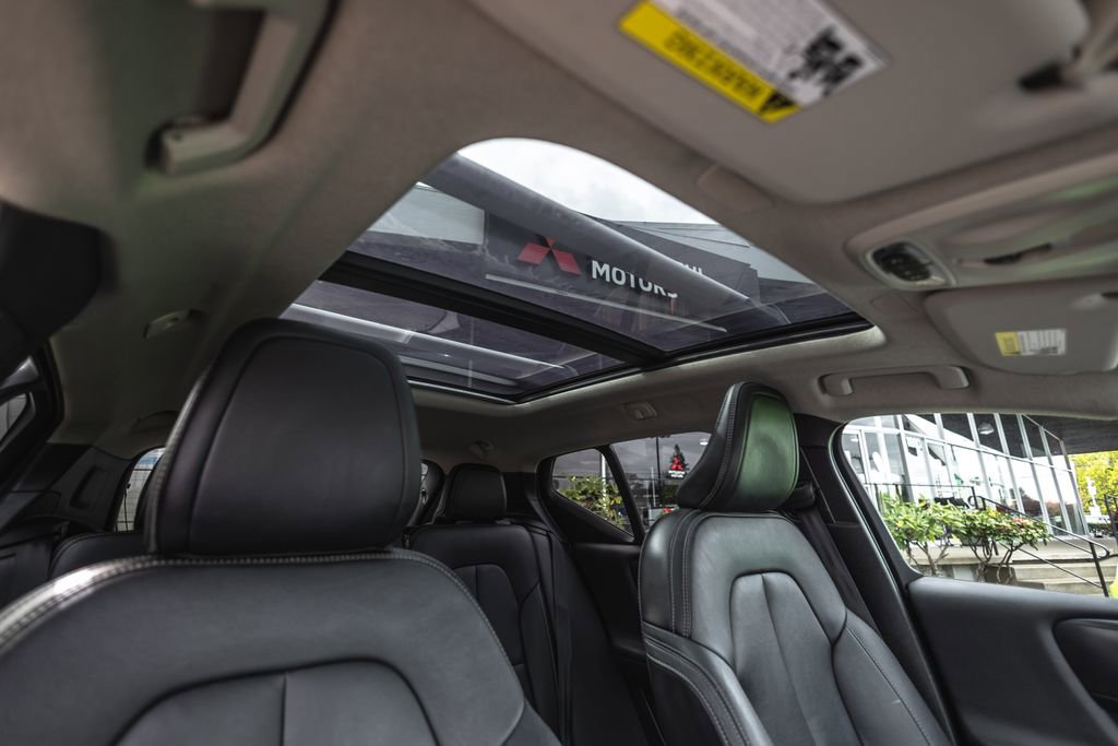 Used 2019 Volvo XC40 T5 Momentum AWD/4WD image 26