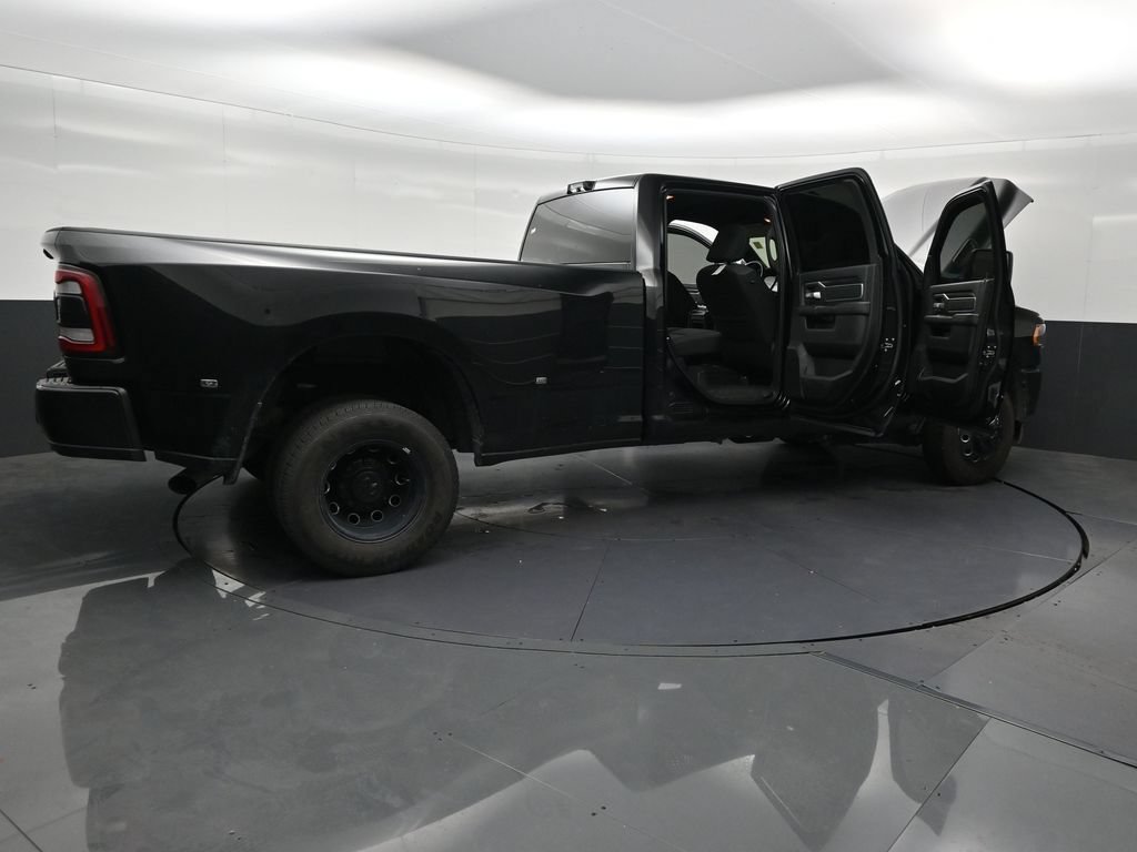 Used 2024 RAM 3500 Big Horn w/ Night Edition AWD/4WD image 31