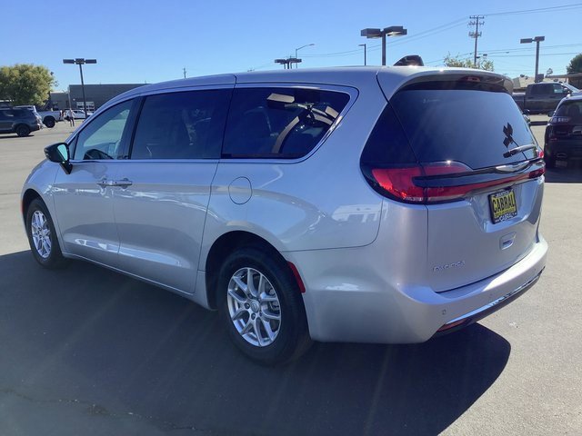 New 2026 Chrysler Pacifica Select image 22
