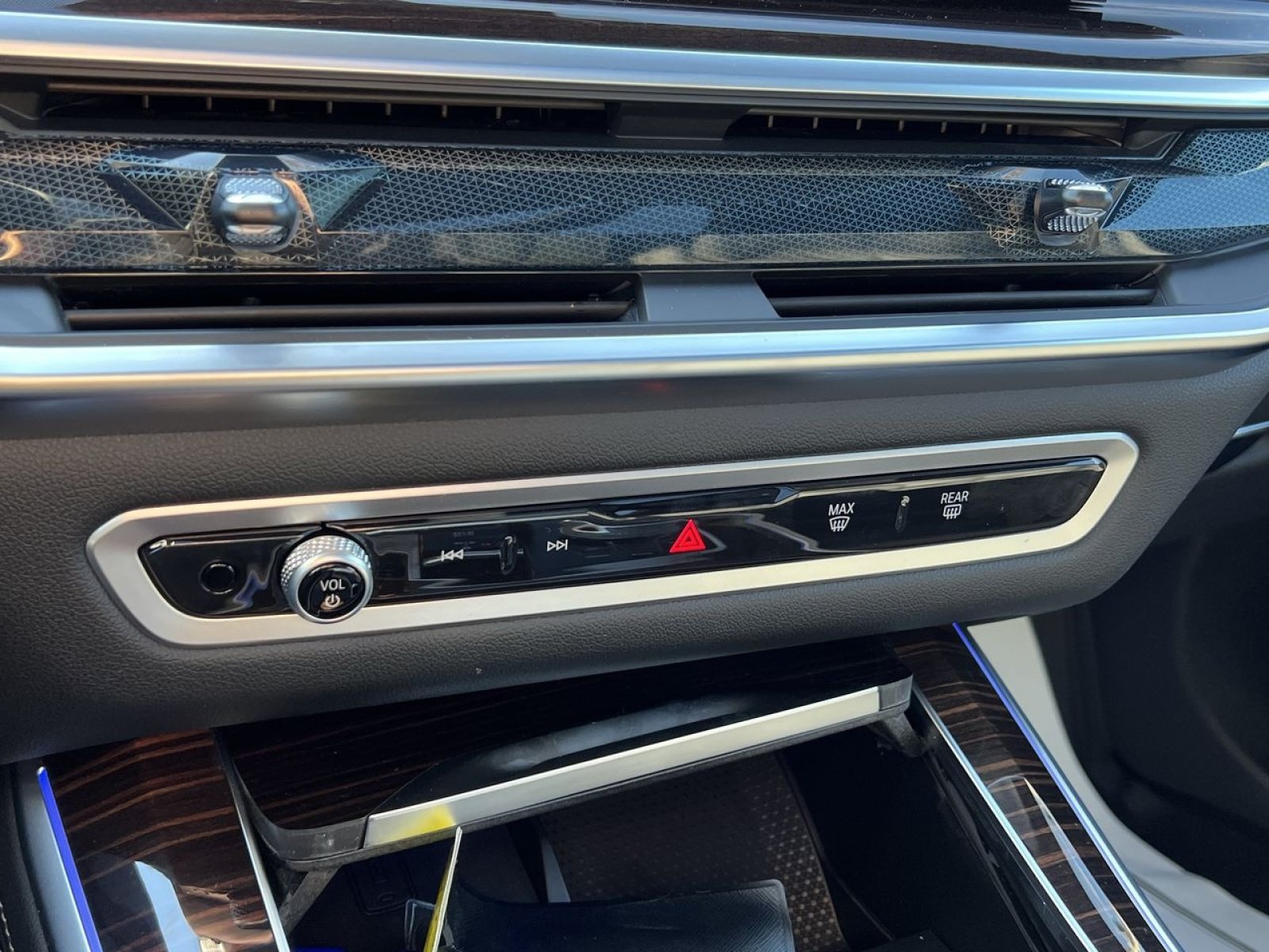 New 2026 BMW X5 xDrive40i AWD/4WD image 15
