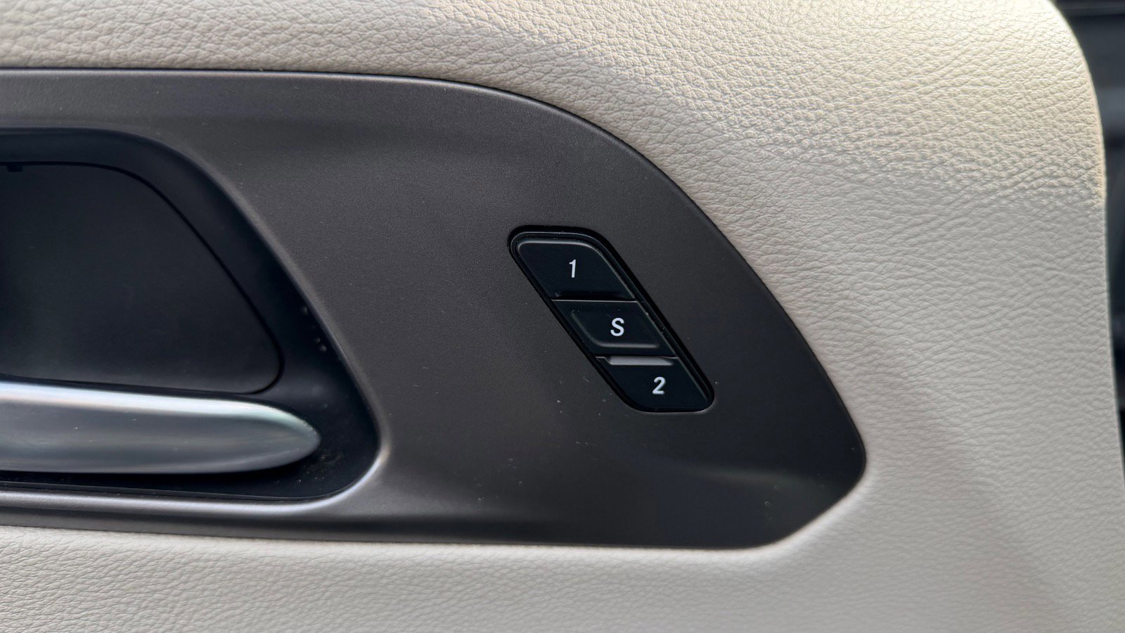 Used 2022 Chrysler Pacifica Touring-L FWD image 20