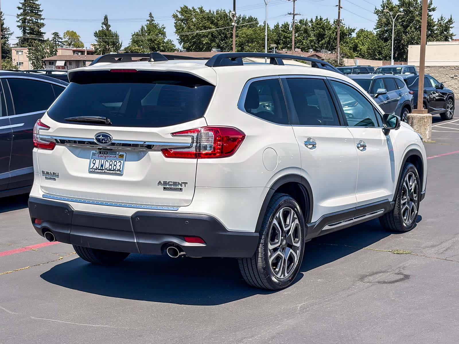 Used 2023 Subaru Ascent Touring AWD/4WD image 4