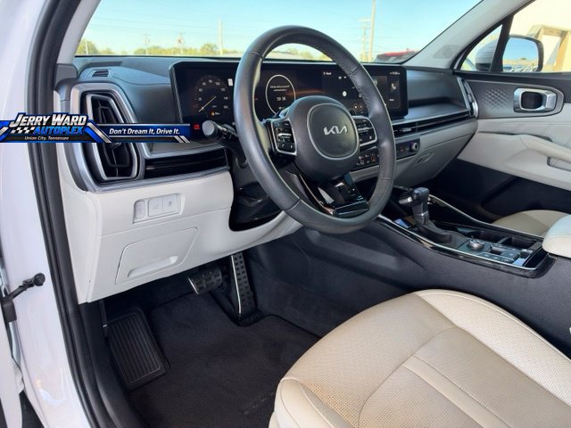 Used 2025 Kia Sorento SX FWD image 19