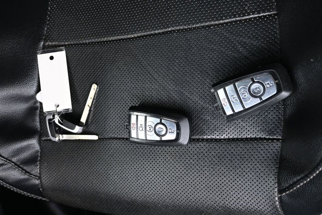 Used 2019 Ford Mustang Premium RWD image 29