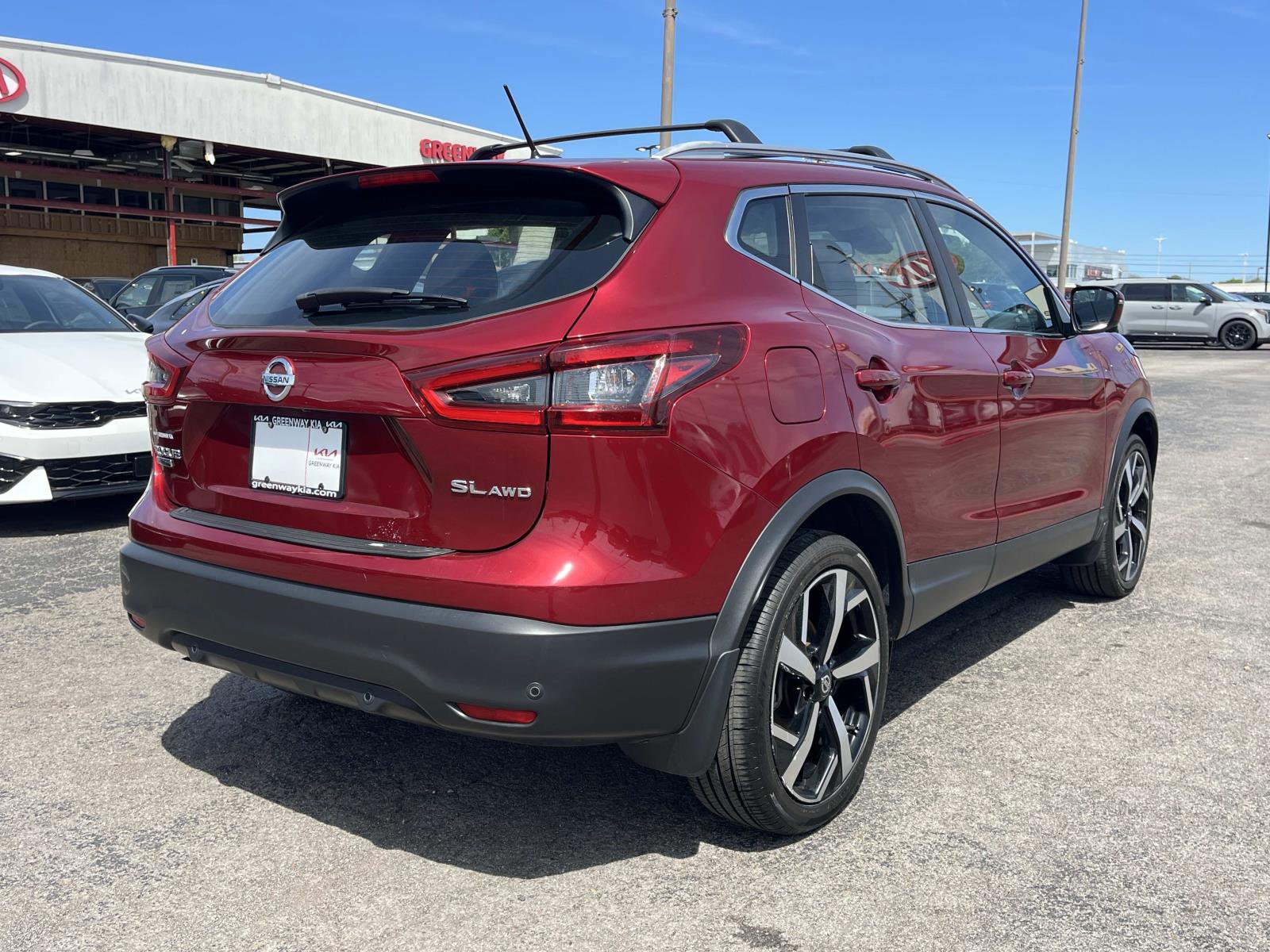 Used 2021 Nissan Rogue Sport SL image 4