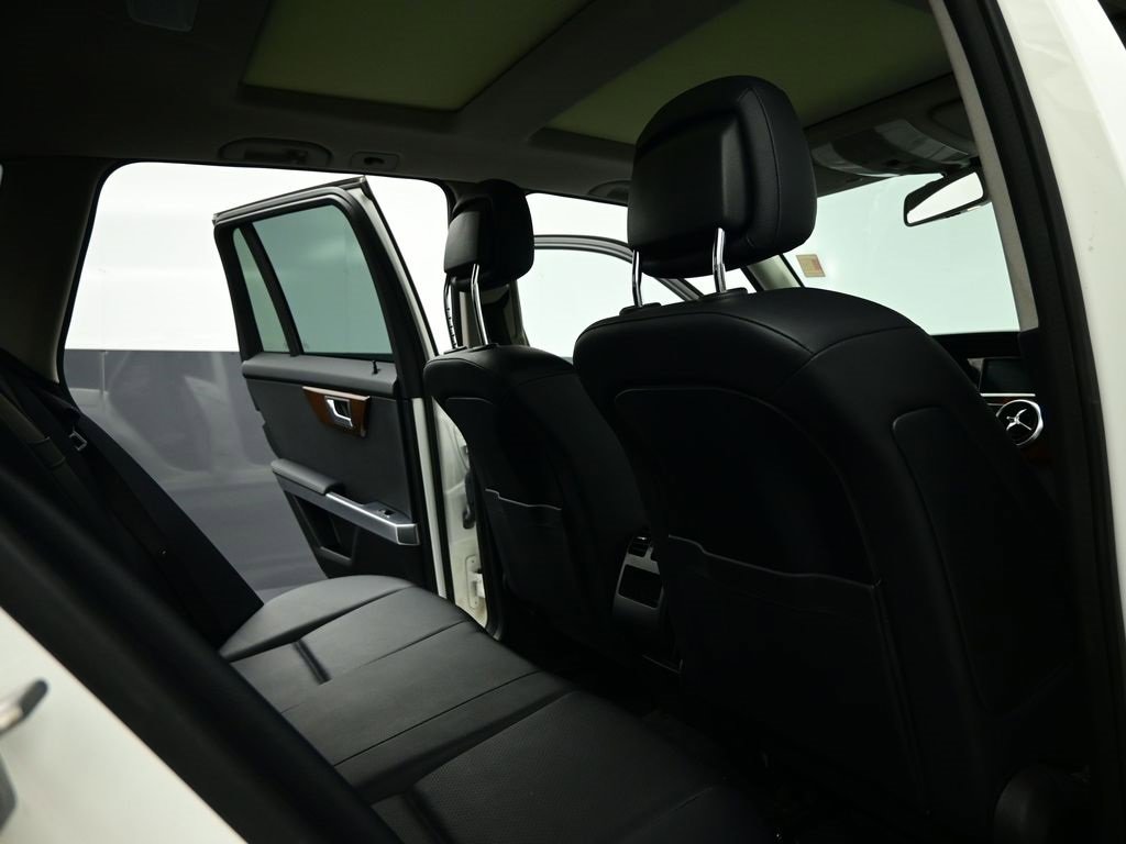 Used 2015 Mercedes-Benz GLK 350 4MATIC image 32