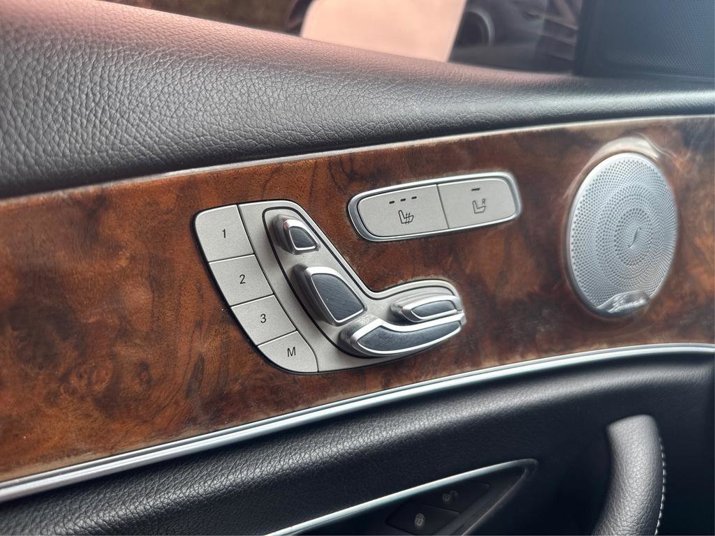 Used 2018 Mercedes-Benz E 300 image 34