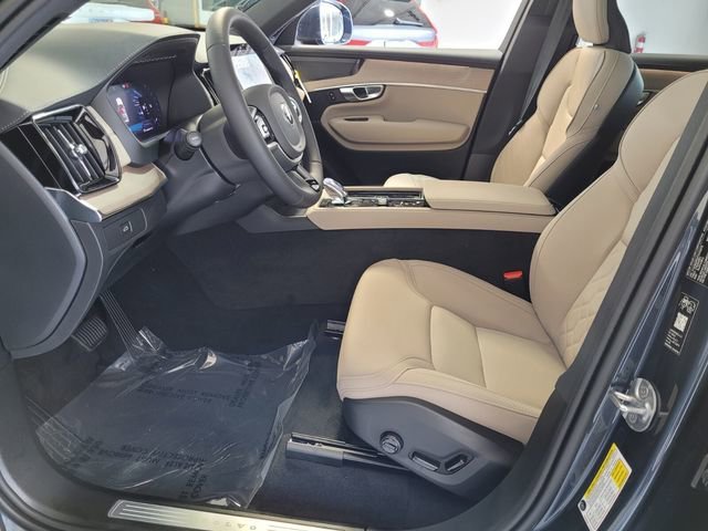 New 2026 Volvo XC90 B6 Plus w/ Protection Package Premier image 5
