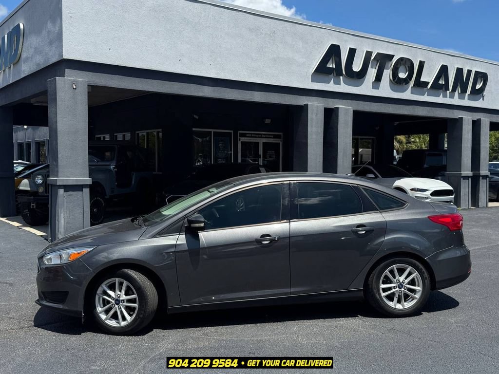 Used 2016 Ford Focus SE FWD image 4