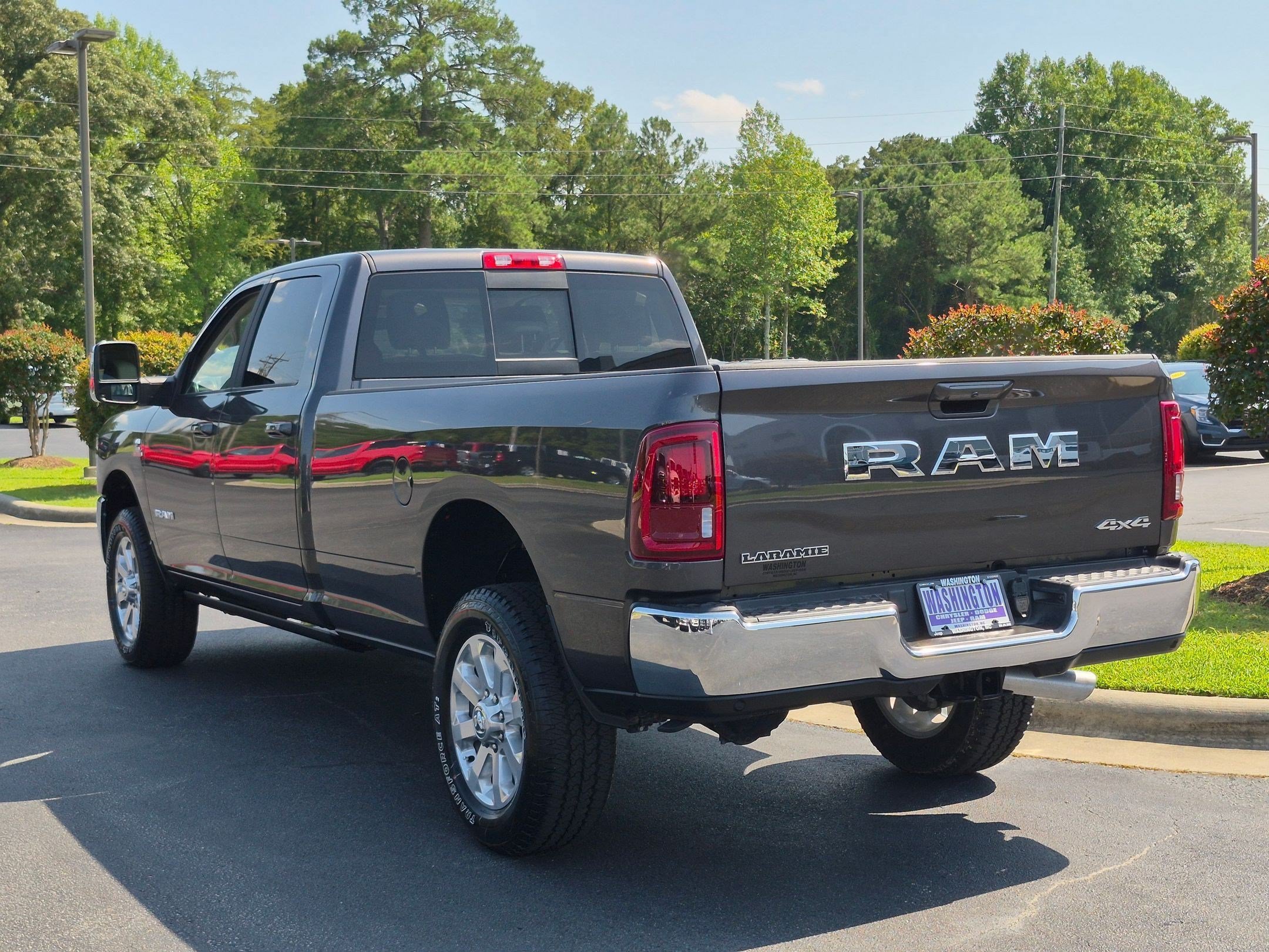 New 2026 RAM 2500 Laramie AWD/4WD image 7
