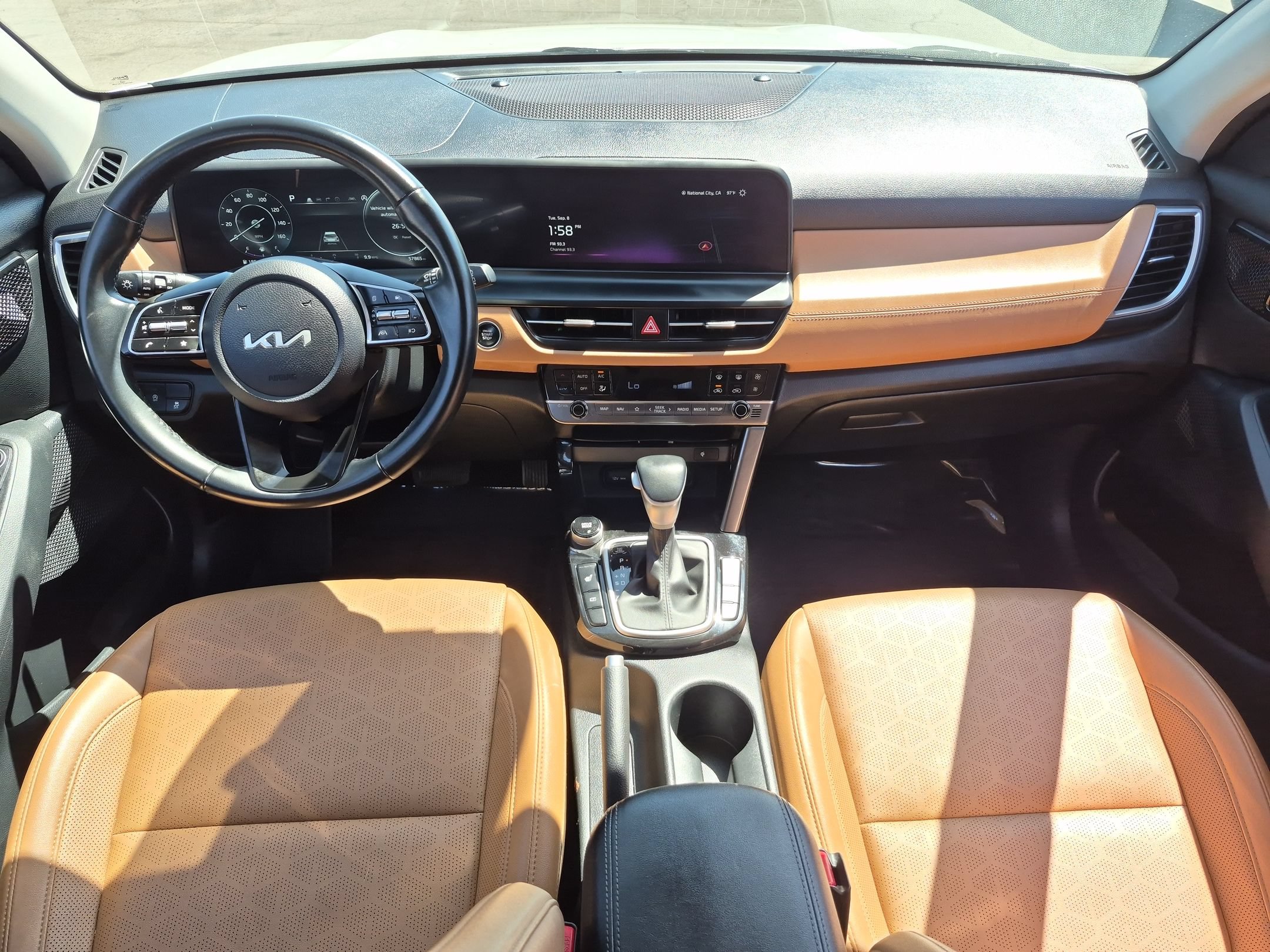 Used 2024 Kia Seltos EX FWD image 12
