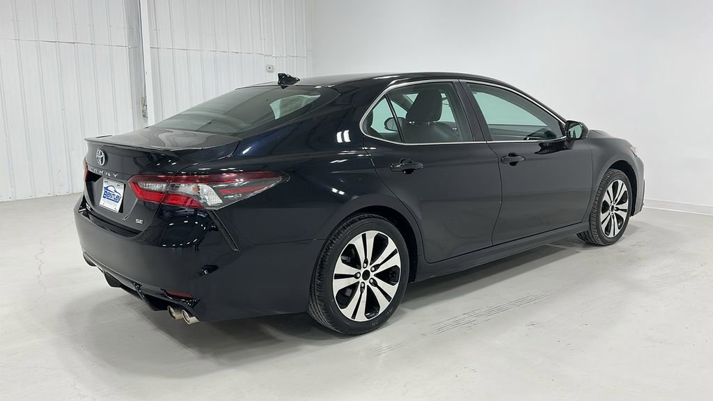 Used 2021 Toyota Camry SE image 6
