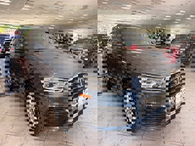 Used 2018 Audi Q3 2.0T Premium w/ Convenience Package image 1