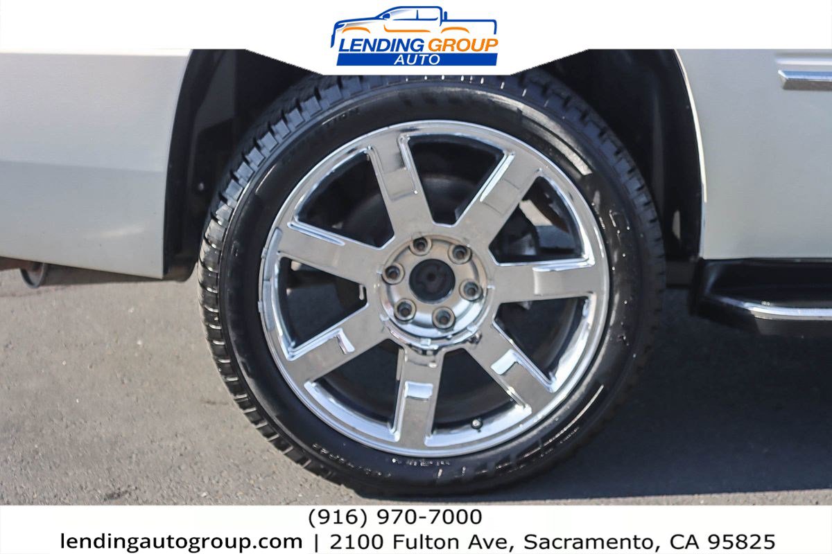 Used 2007 Cadillac Escalade AWD w/ Information Package image 10