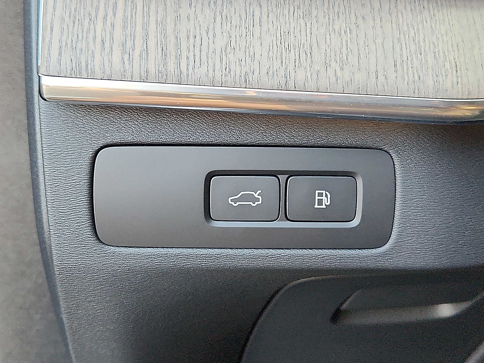 Certified 2024 Volvo XC90 T8 Ultimate w/ Protection Package Premier AWD/4WD image 22