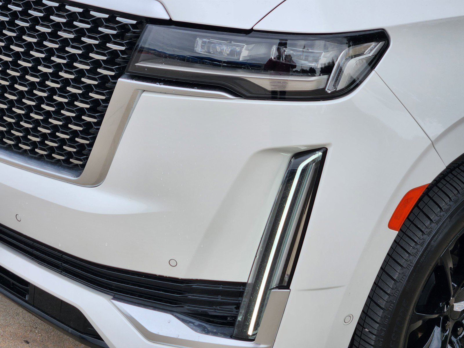 Certified 2022 Cadillac Escalade Premium Luxury RWD image 28