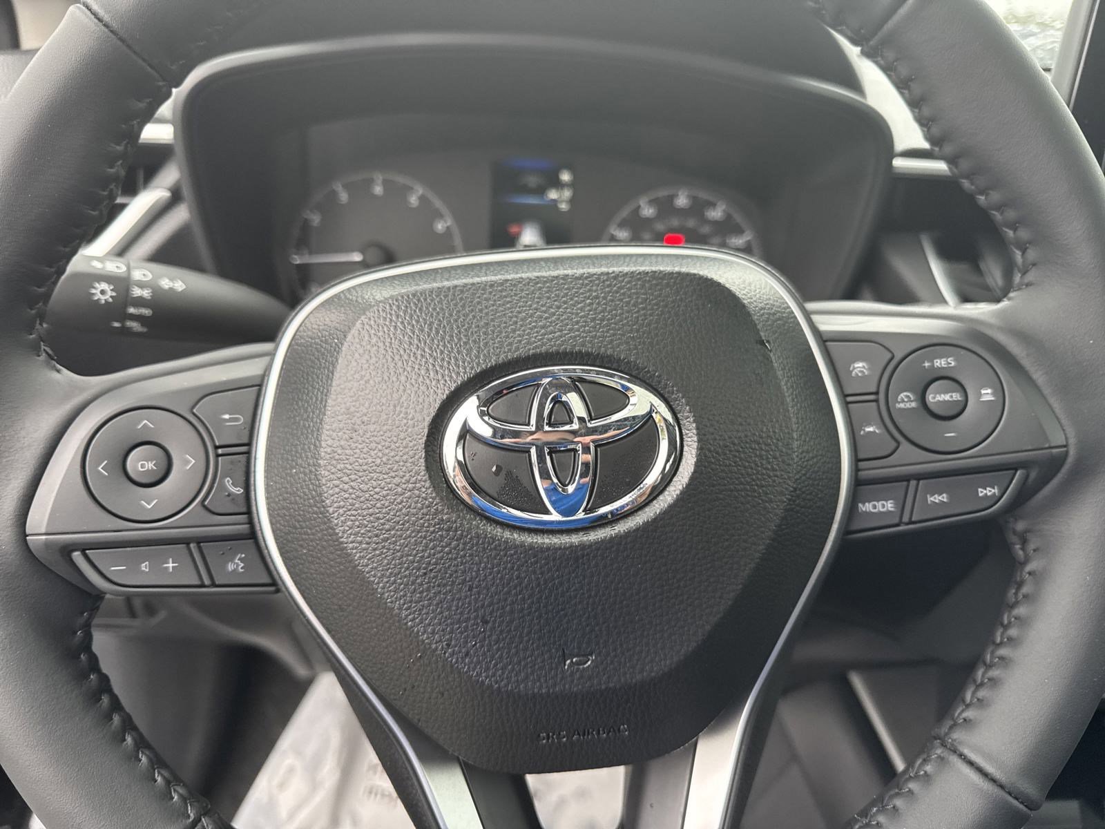 New 2025 Toyota Corolla Cross LE w/ Moonroof Package FWD image 18