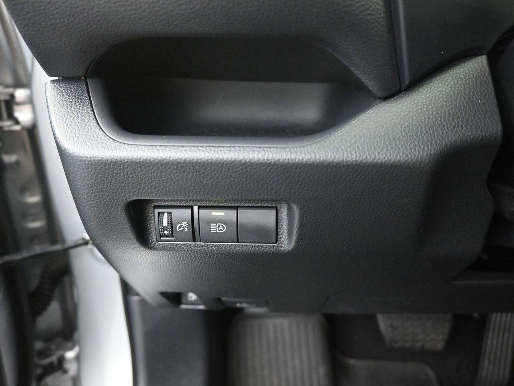 Used 2025 Toyota RAV4 SE AWD/4WD image 19