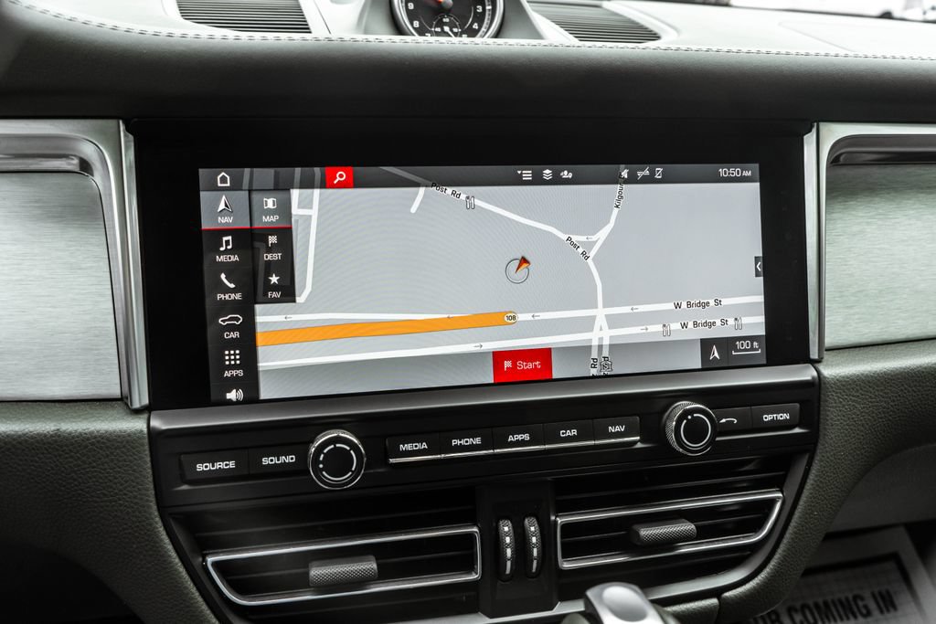 Used 2021 Porsche Macan GTS AWD/4WD image 10