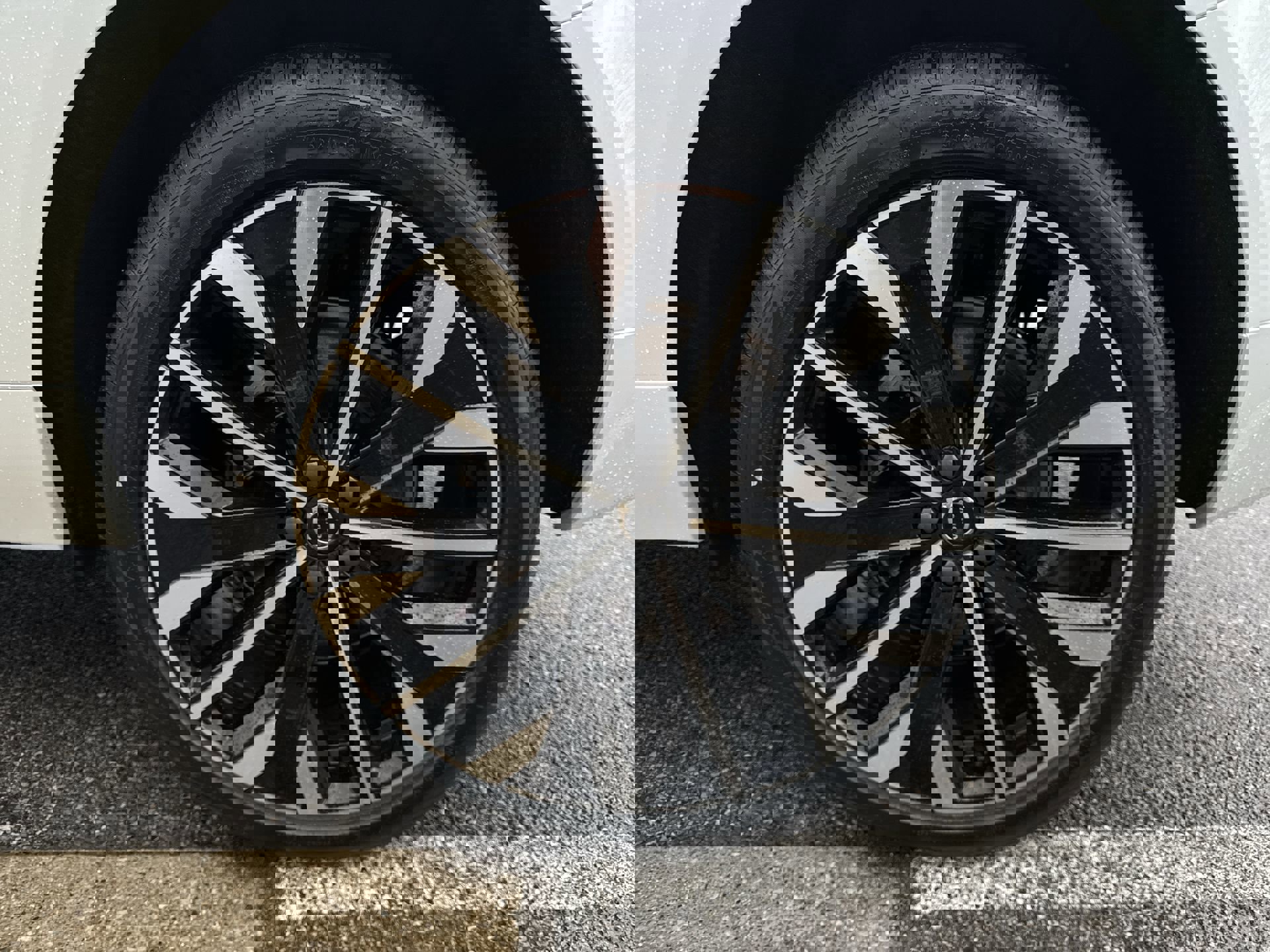 New 2026 Volvo XC60 T8 Ultra w/ Protection Package Premier image 34