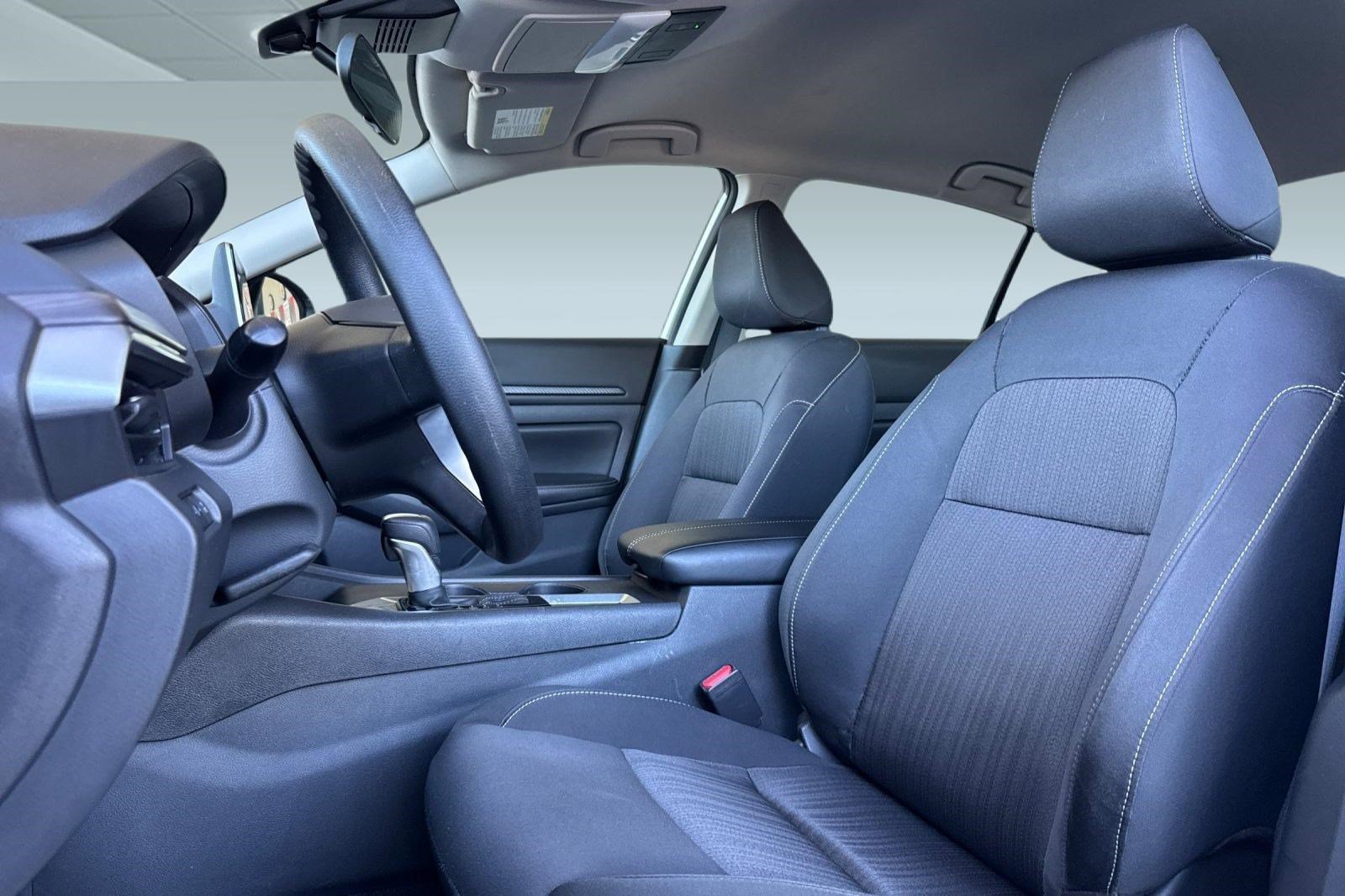 Used 2025 Nissan Altima 2.5 SV FWD image 5