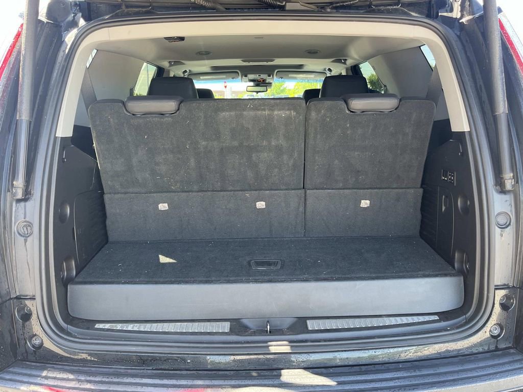 Used 2018 Cadillac Escalade Luxury AWD/4WD image 11