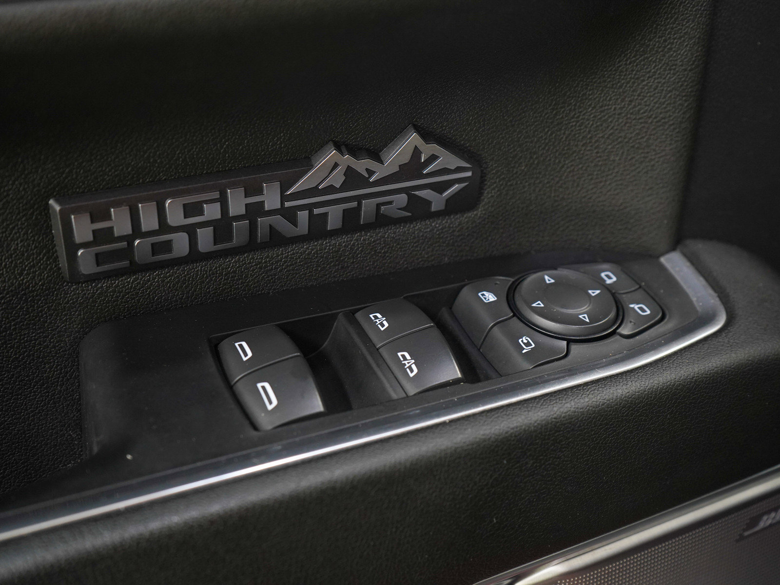 Used 2023 Chevrolet Silverado 1500 High Country w/ Z71 Off-Road Package AWD/4WD image 23