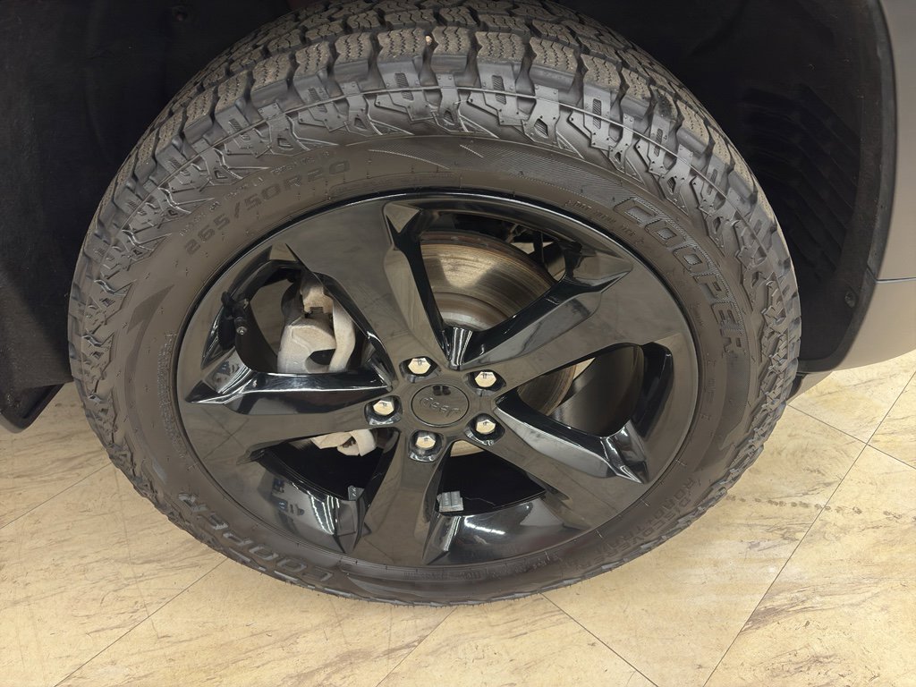 Used 2023 Jeep Grand Cherokee Altitude image 7