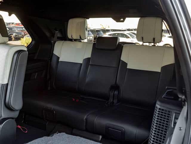 Used 2023 Toyota Sequoia Capstone AWD/4WD image 31