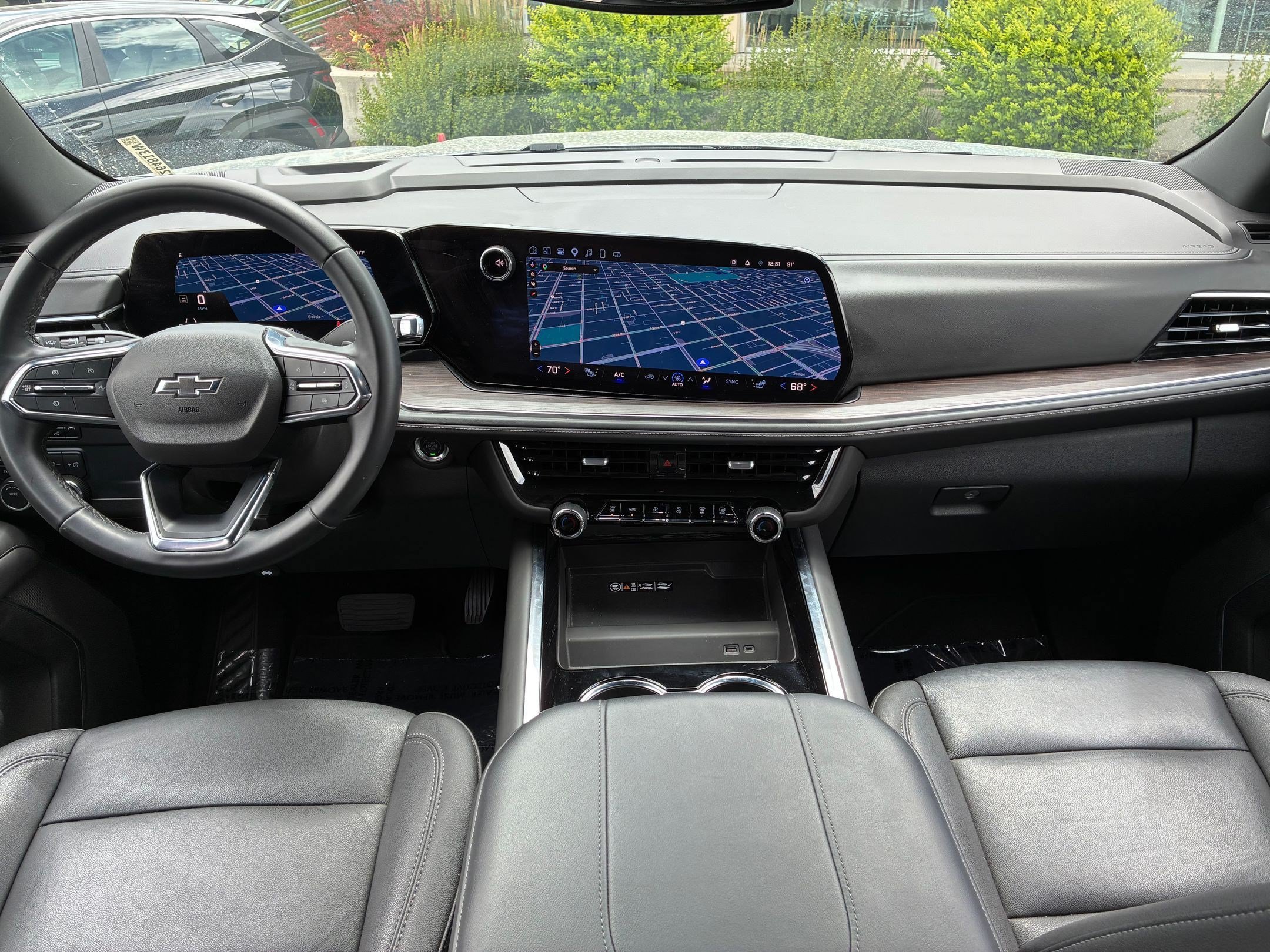 Used 2025 Chevrolet Suburban Z71 AWD/4WD image 28