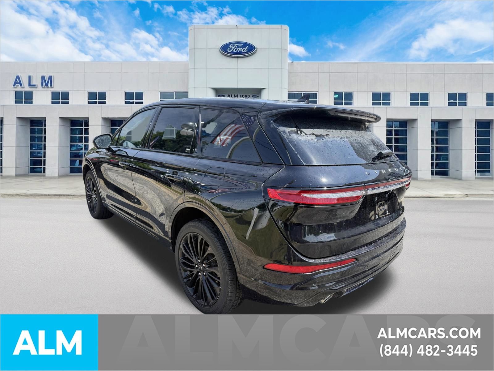 Used 2023 Lincoln Corsair AWD w/ Equipment Group 101A image 9