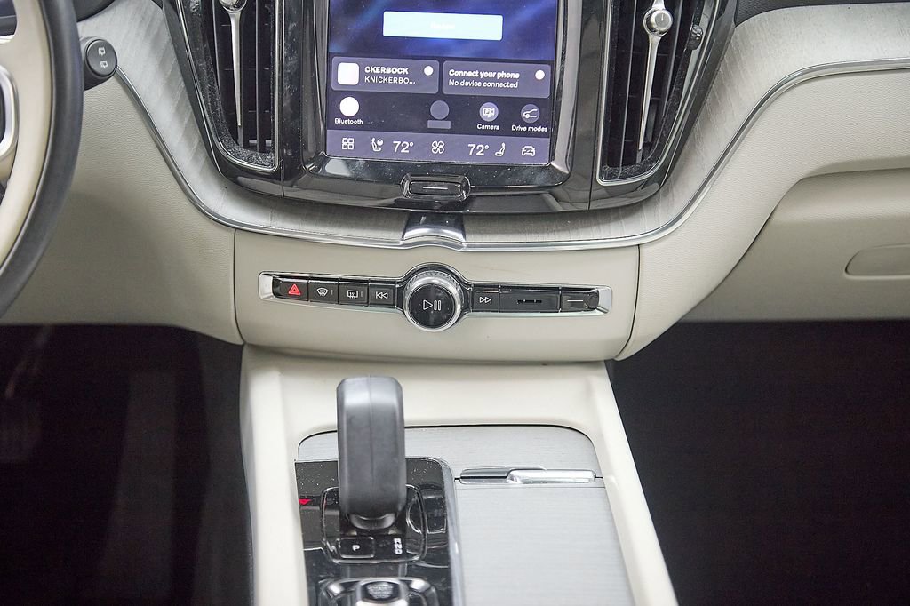 Certified 2023 Volvo XC60 B5 Plus w/ Climate Package image 27