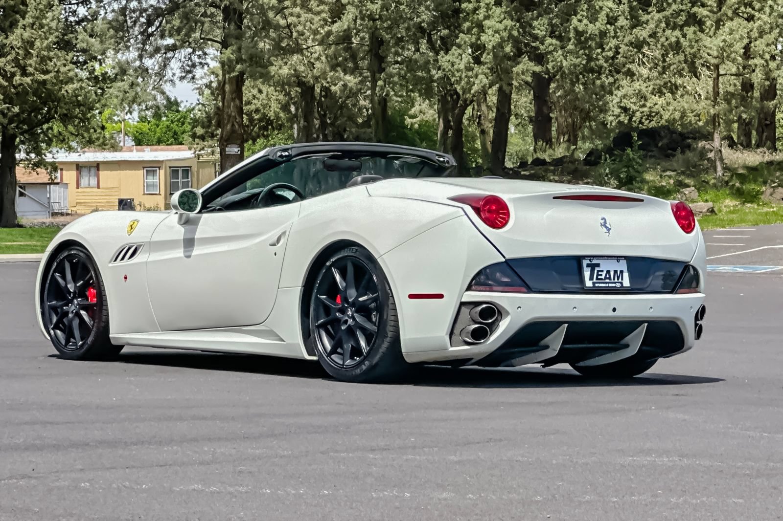 Used 2012 Ferrari California RWD image 6
